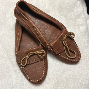 Soft brown leather Minnetonka driving moccasins women’s size 9-9.5